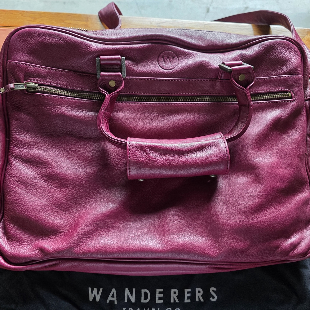 Wanderer Women's Magenta Leather Laptop Bag